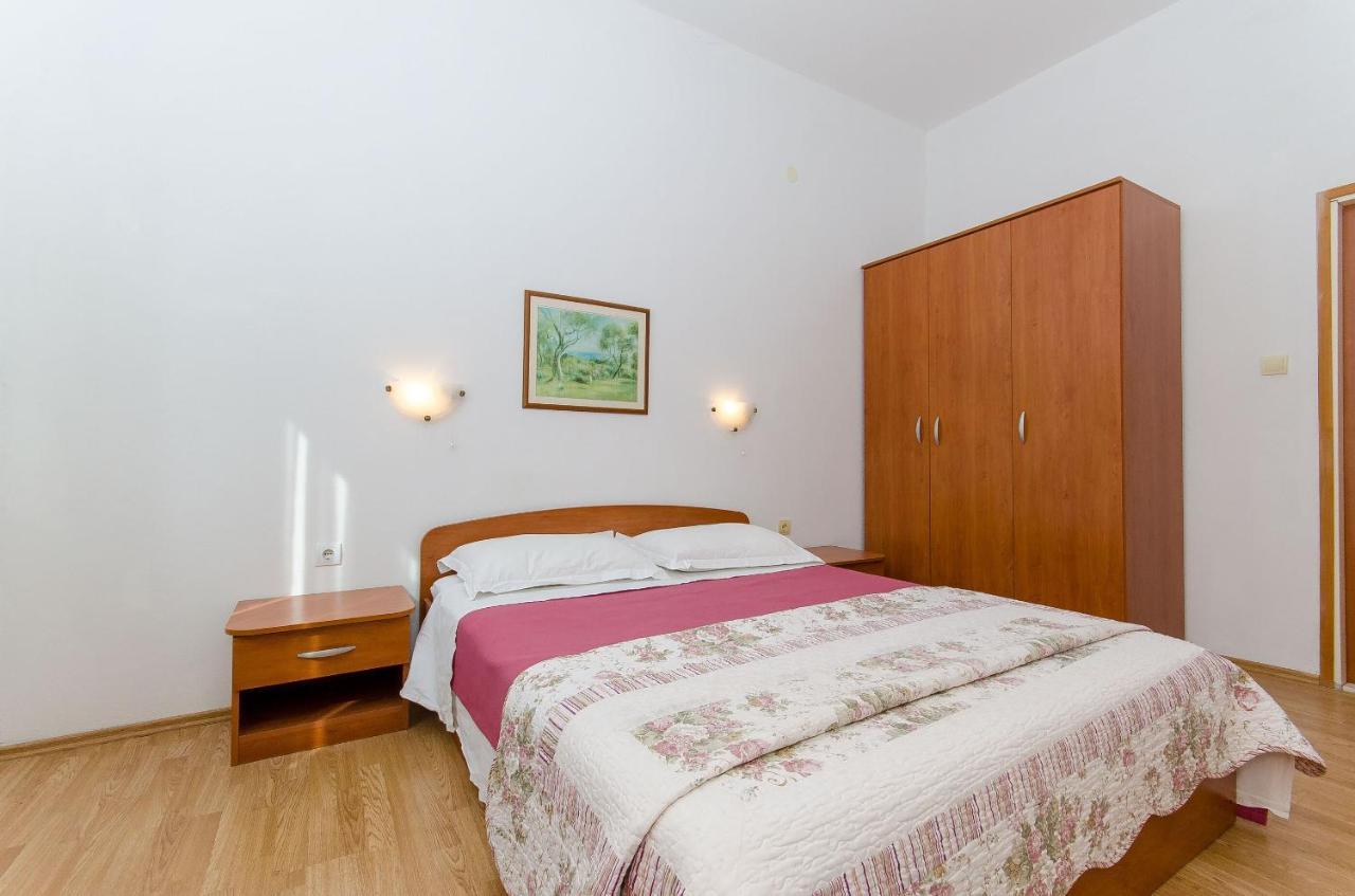 Apartments Ivanka Віс Екстер'єр фото