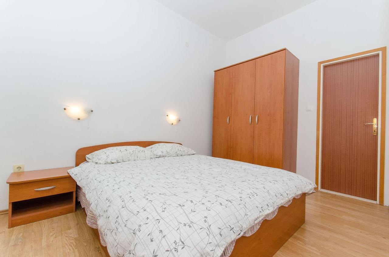 Apartments Ivanka Віс Екстер'єр фото