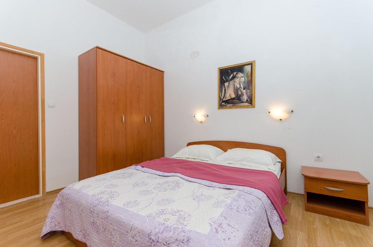 Apartments Ivanka Віс Екстер'єр фото