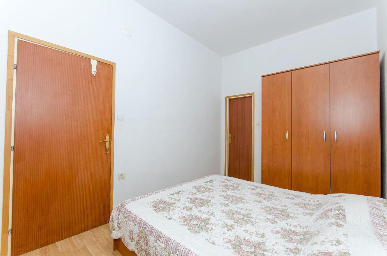 Apartments Ivanka Віс Екстер'єр фото