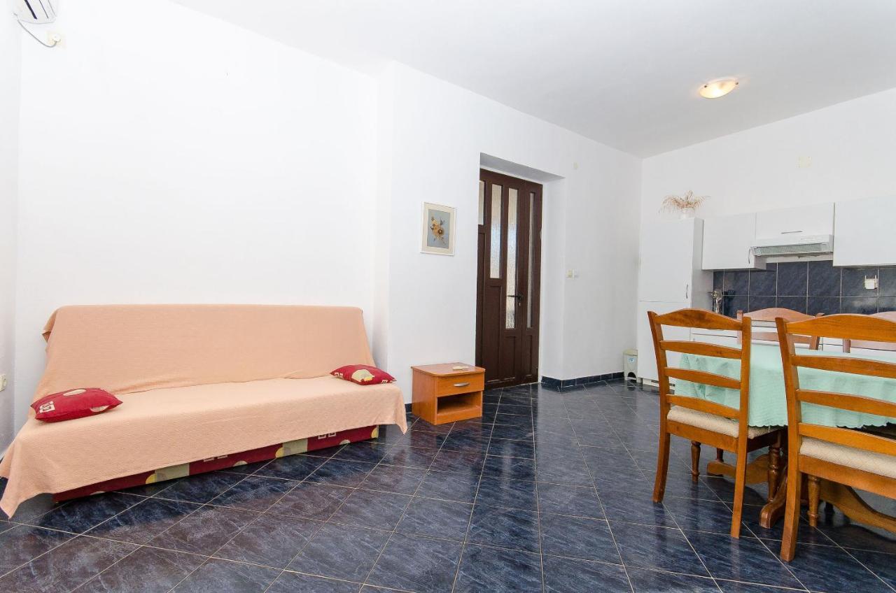 Apartments Ivanka Віс Екстер'єр фото