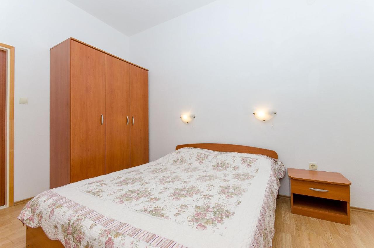 Apartments Ivanka Віс Екстер'єр фото