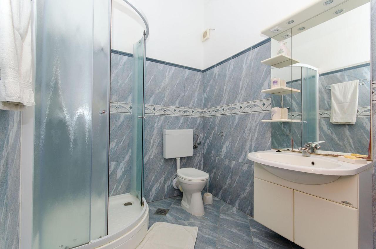 Apartments Ivanka Віс Екстер'єр фото