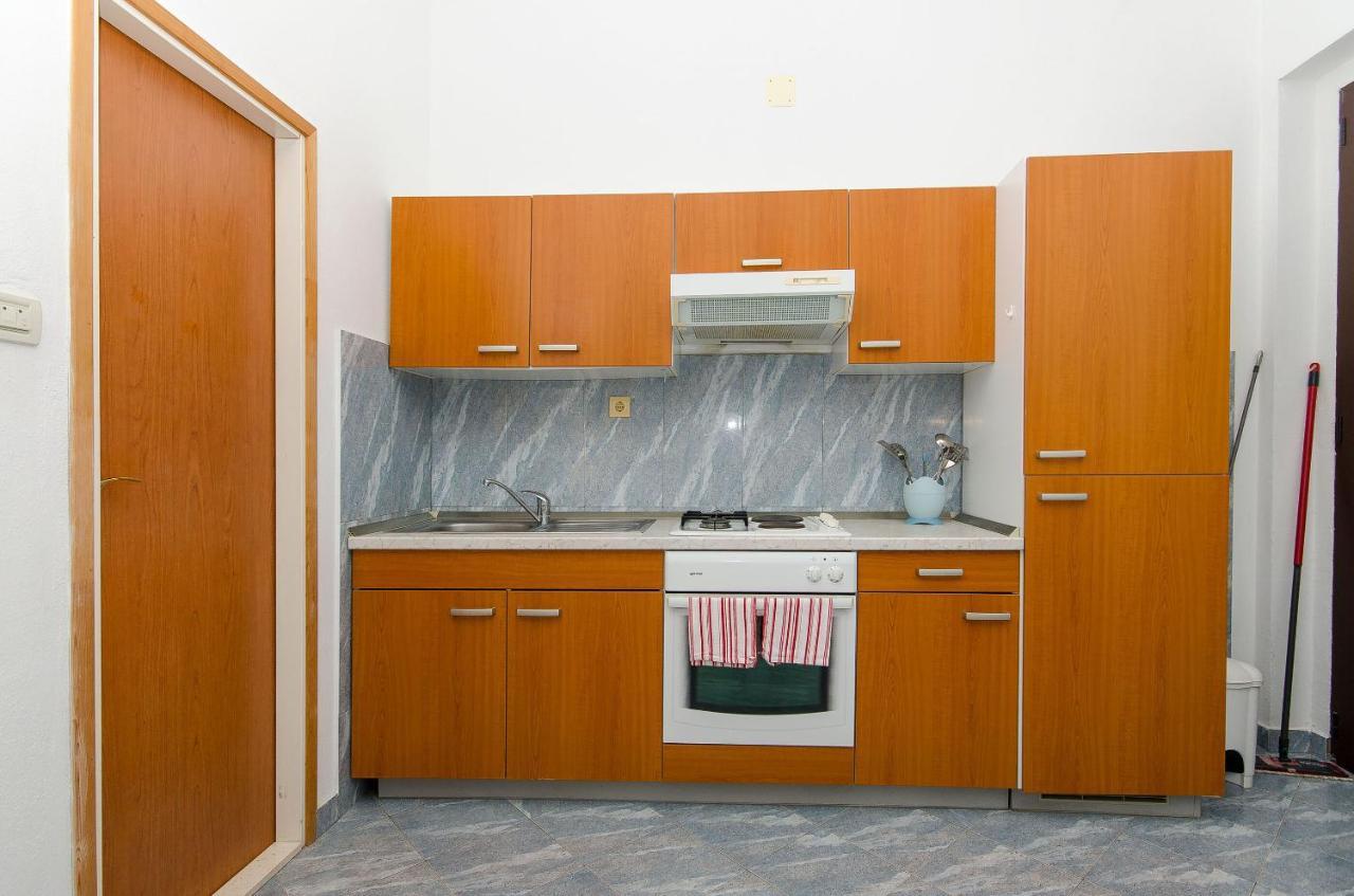Apartments Ivanka Віс Екстер'єр фото